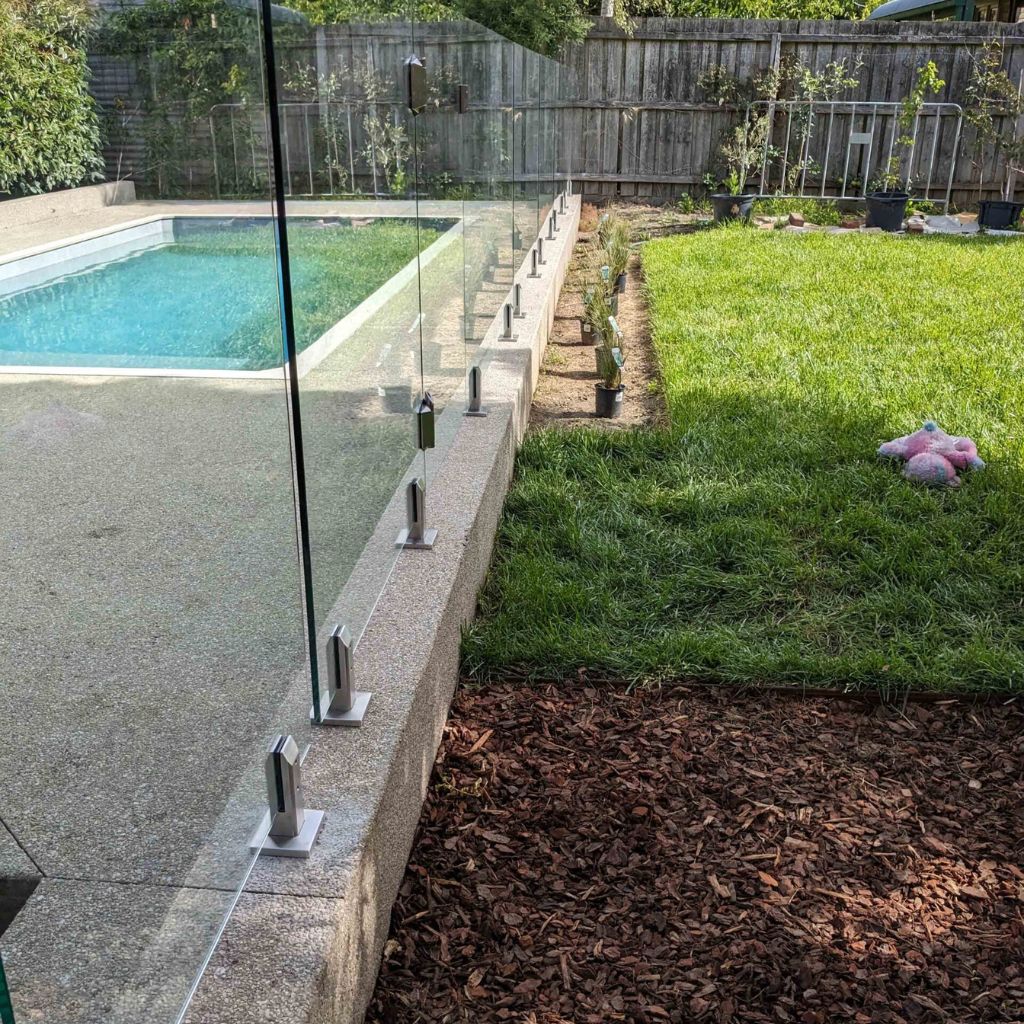 Transform your space with GLAZIFY’s innovative glass solutions.